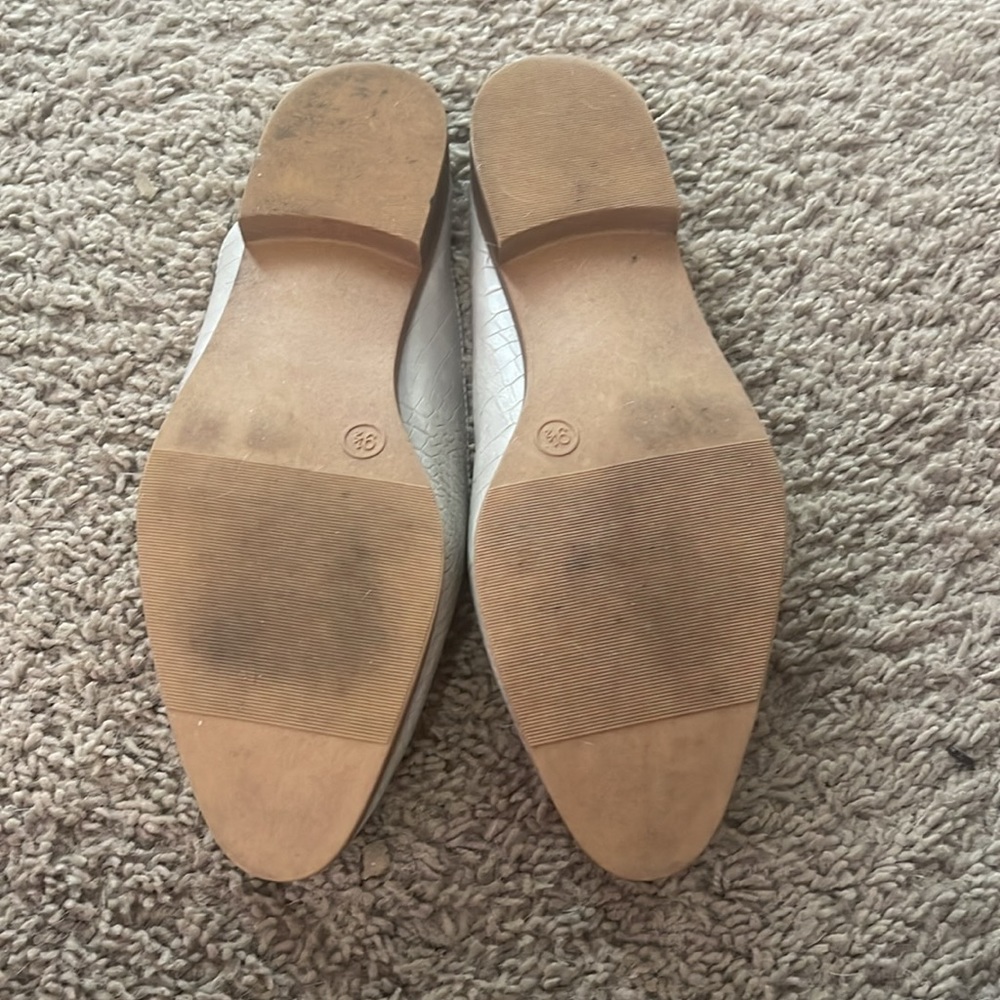 Universal Thread Mules - image 3